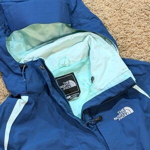 The North Face Women’s Small HyVent Shell Jacket Hooded Windbreaker